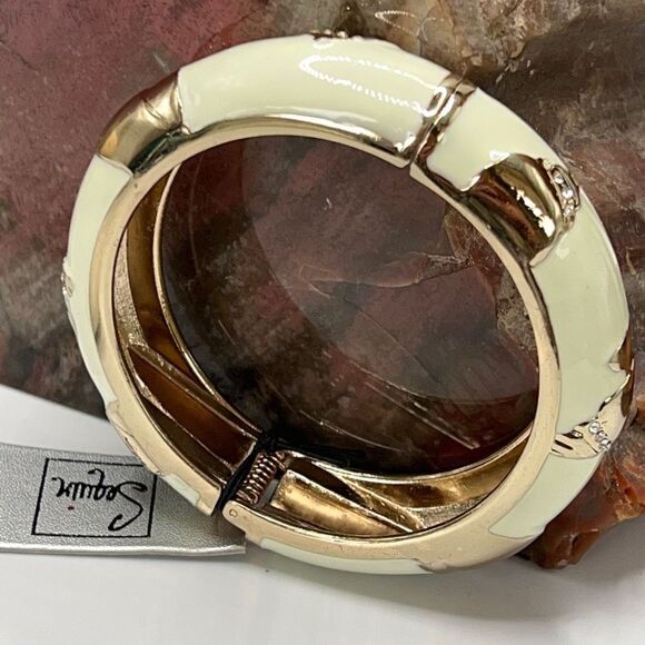 White Enamel Geometric Pattern Accented with Clear Crystals in Gold Hinged NWT - Picture 6 of 10